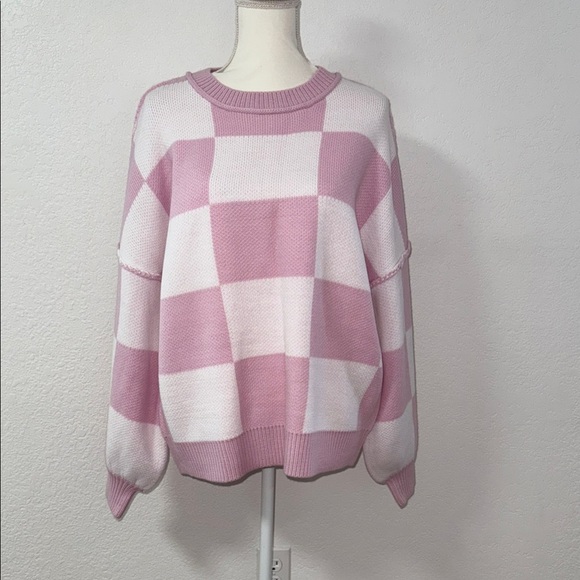 Pink and White Checkered Women's Sweater - Picture 8 of 11